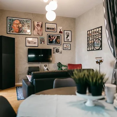 Apartment Luxury Downtown Mit Garage *
