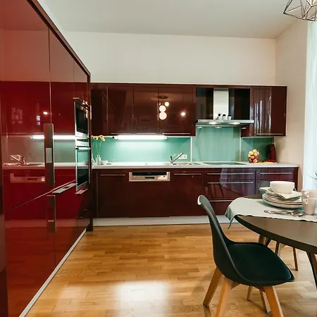 アパート Luxury Downtown Mit Garage