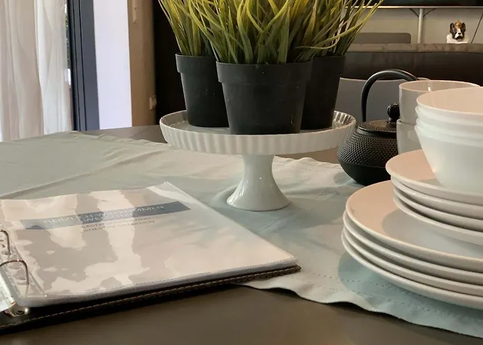 Luxury Downtown Mit Garage Apartment