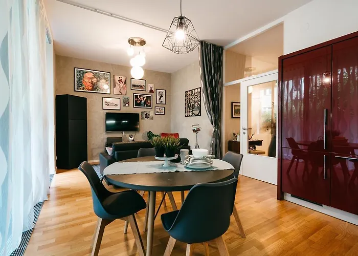 Luxury Downtown Mit Garage شقة *